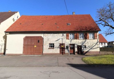 Wohnhaus mit Scheune und ehemaligem Stall in St.Johann/ Bleichstetten