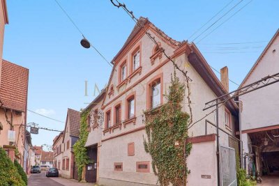 Ehemaliges Winzeranwesen als Dreiseitenhof! 2 Häuser mit Scheune, Nebengebäuden und Grünfläche!