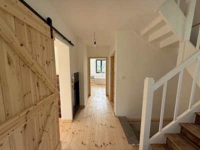 Gemütliches, hochwertig saniertes Einfamilienhaus mit Garten in idyllischer Lage
