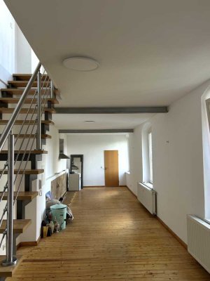 Individuelle Maisonette mitten in Neuss - stilvoll wohnen auf 2 Etagen!