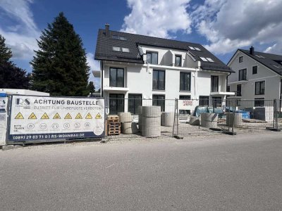 Helle Dachgeschosswohnung über zwei Etagen mit ausgebautem Speichergeschoss, Terrasse und Balkon