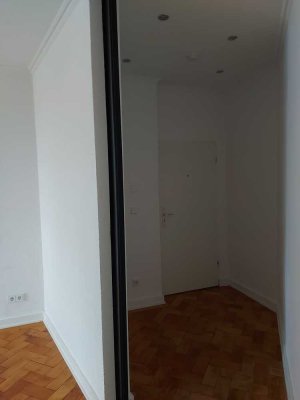 3-Zimmer-Altbauwohnung mit EBK, Garten und Balkon