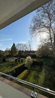 Helle 4-Zimmer-Eigentumswohnung mit Balkon in ruhiger Lage