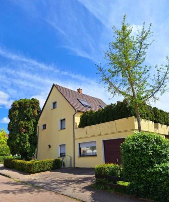 Einfamilienhaus mit Dachterrasse und Garten in Top-Lage