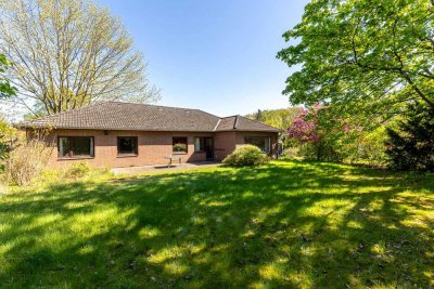 RESERVIERT: Wohnen auf einer Ebene: Bungalow auf großem Grundstück in Vögelsen