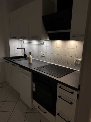 Modernisierte 2-Raum-Wohnung mit Balkon und Einbauküche in Freiburg