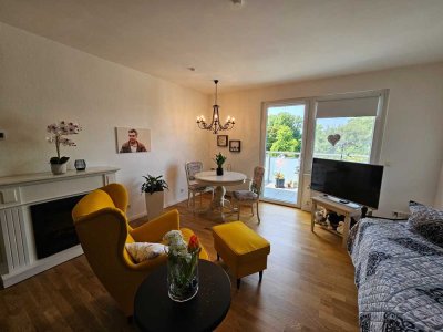 Helle, modernisierte Wohnung mit Balkon und Blick ins Grüne