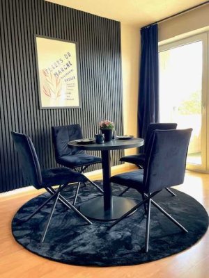 Provisionsfrei ! Helle 2-Zi.-Whg mit Balkon und Garage, renoviert!
