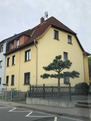 Wohnen & Vermieten: charmantes Mehrfamilienhaus an historischer Stadtmauer - inkl. 3 Garagen