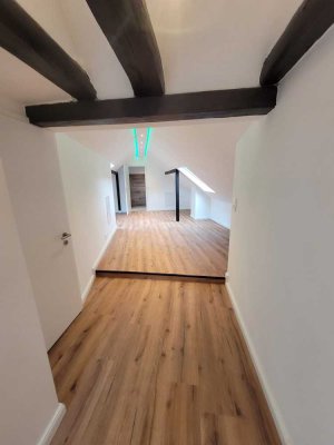 Attraktive 3-Zimmer-Dachgeschosswohnung – Kernsaniert 2024