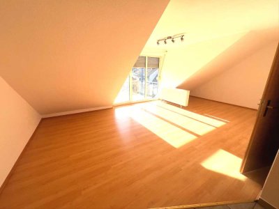 Gemütliche 1- Zimmer Dachgeschosswohnung in ruhiger Lage von Lonsee/ Urspring