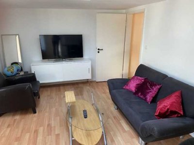Möblierte 2 zusammenhaengende Zimmer in 3er WG uninah