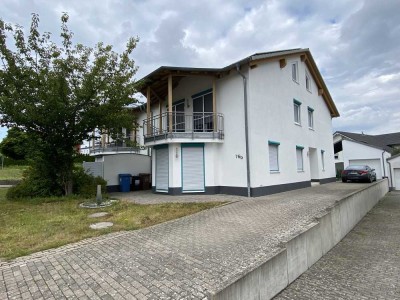 Gepflegte Doppelhaushälfte 6 ZKB, ca. 204m² WFL,  in verkehrsberuhigtem Bereich in 67686 Mackenbach