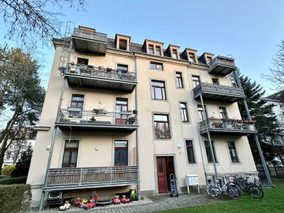 * helle und schöne 2-Zimmer-Wohnung mit Balkon * 6364 *