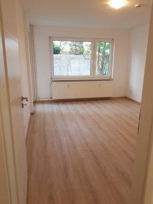 Schöne modernisierte Drei-Zimmer Wohnung in Moers-Repelen 2. OG