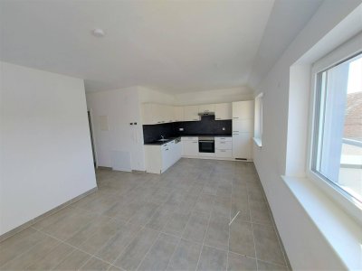 Moderne 3-Zimmer Wohnung mit Balkon und Parkplatz Top 22