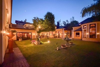 Außergewöhnliches Villen-Anwesen mit parkähnlichem Garten und separatem Gästehaus