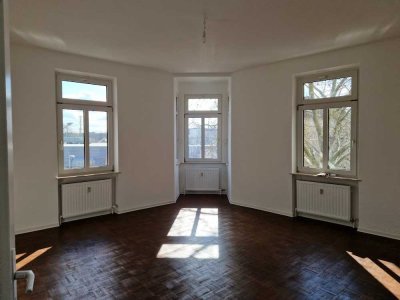 Neu renovierte 4 Zimmer-Wohnung in der Schwabacher Straße!