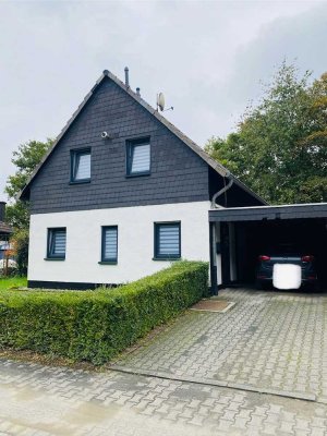 Einfamilienhaus mit Garten und Stellplatz