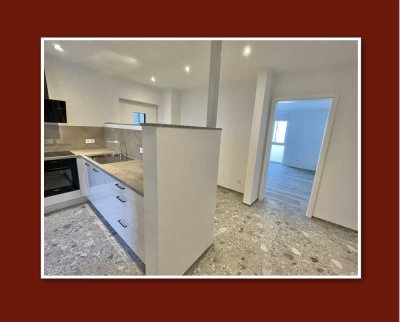 Ab sofort frei! Sanierte Maisonette-Wohnung mit eigenem Eingang, Tageslichtbad & Einbauküche