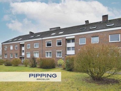 Großes Potential: 
"Sanierungsbedürftige 2 2/2-Zimmer-Dachgeschosswohnung mit Loggia"