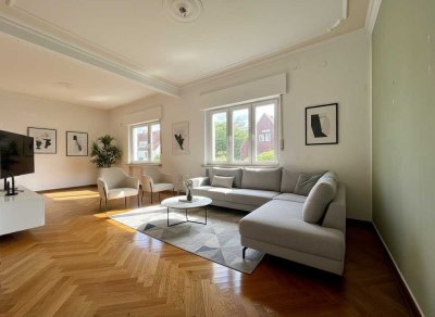 Zweifamilienhaus mit großem Grundstück und Doppelgarage - Ihr Sanierungsprojekt!