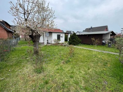Schönes idyllisches Grundstück in Pankow zum Selbstausbau