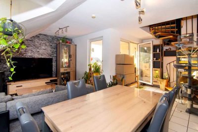 ENTDECKEN SIE IHRE NEUE WOHLFÜHLOASE - ZENTRAL UND WUNDERBAR RUHIG -BAUJAHR 1995