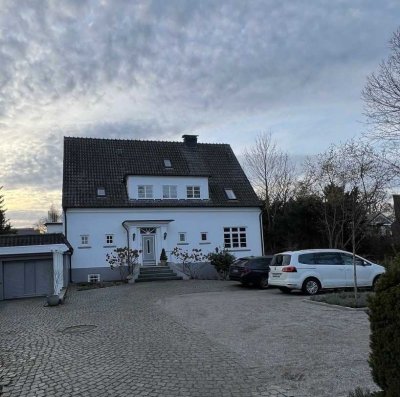 5-Zimmer Wohnung, 2 Balkone, 2 Parkplätze