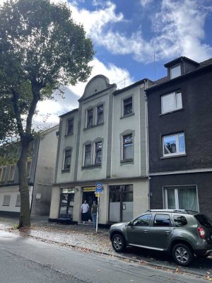 großzügige 4-Zimmerwohnung in zentraler Lage