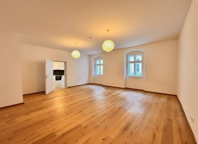 Charmante Innenstadt-Wohnung mit Gewölbedecke | Wohn-Schlafraum &amp; Wohnküche | Hohe Räume | Innenhof