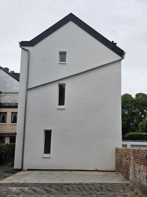 Frisch sanierte 2,5-Zimmer Wohnung im Herzen von Beuel