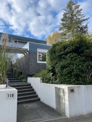 Großzügiger, zentral gelegener Bungalow mit zusätzlichen Hobbyräumen