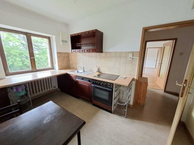 Freundliche - 2  Zimmer- Küche  - Bad Wohnung - Keller