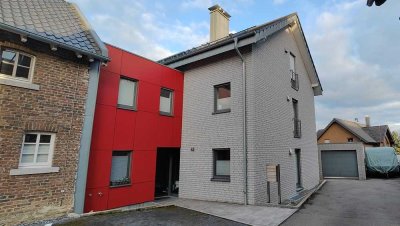 Hell, großzügig und luxuriös - 4-Zimmer-Wohnung mit Balkon in Aachen-Walheim