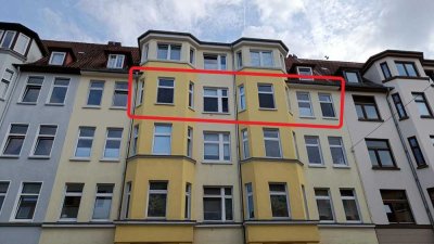 Malern, einziehen, wohlfühlen: Ideal geschnittene + modernisierte 4-Zimmer Altbauwohnung in top Lage