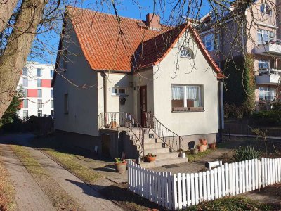 Einfamilienhaus mit Garage – nur wenige Gehminuten zum Tollensesee und ins Stadtzentrum