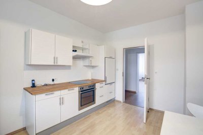 Schöne 3-Zimmer-Küche-Bad Altbau Wohnung, 2. OG, modernisiert, in Paderborn