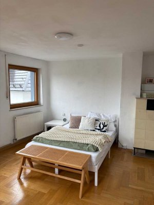 Großes 18 m² WG-Zimmer in Vaihingen | Möbliert | Top Lage zur Uni