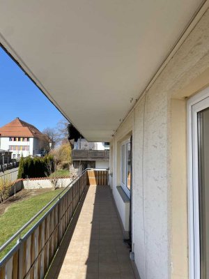 Geräumige Helle Wohnung mit vier Zimmern sowie Balkon und EBK und möblierten Bad in Bodenmais