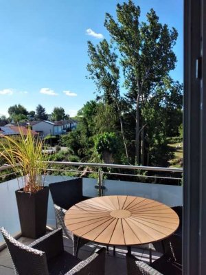 Attraktive 3-Zimmer Dachgeschosswohnung mit großem Balkon und Blick ins Grüne in Wollmesheim