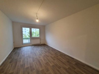 Ab 01.01.2026 - ins neue Jahr starten mit renovierter 4 Zimmer-Wohnung und 2 NKM frei abstauben!