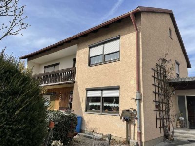 Zweifamilienhaus in zentraler Lage mit großem Garten, im Ortszentrum von Gendorf