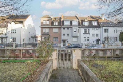 Wohnen im Bismarckviertel: Helle 3 ZKB Altbauwohnung mit Balkon und Garage!