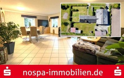 Zweifamilienhaus mit 2 Garagen und Doppelcarport zentral zwischen Flensburg und Husum