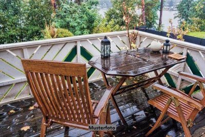 Helle DG-Wohnung mit Wohnküche und großzügiger Dachterrasse
