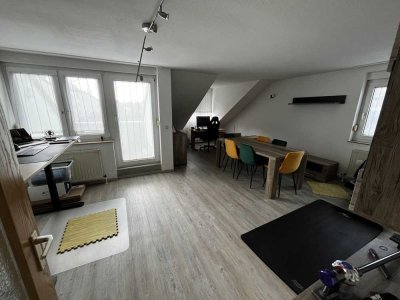 Geräumige 2 Zimmer Wohnung mit Tiefgarage