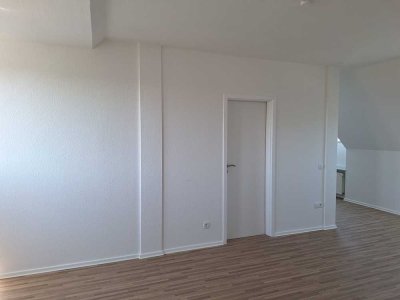 Erstvermietung nach Kernsanierung , 2 Zimmer mit Duschbad und Balkon obj 2224