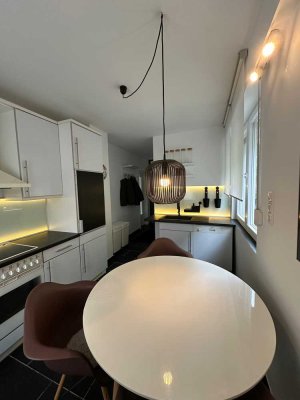 Vollständig möblierte Erdgeschosswohnung mit gehobener Innenausstattung