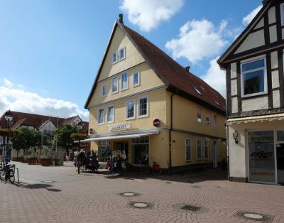 Sehr schöne  4-Zimmer Wohnung in der Altstadt mit Balkon u. EBK